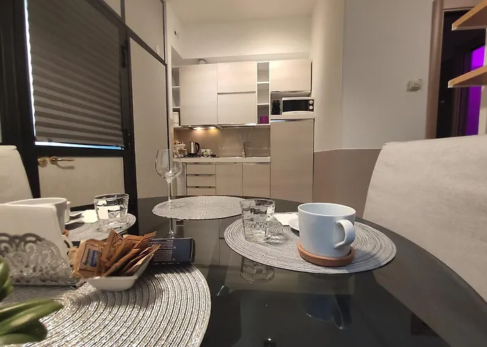 Apartamento In Via Dei 3 Pupazzi 12
